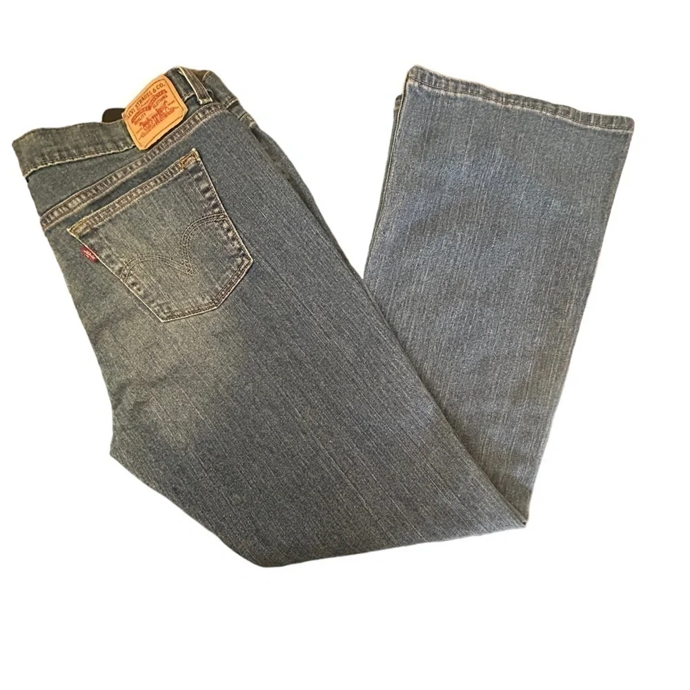 Levi Bootcut Denim Jeans • Used • Size: 16